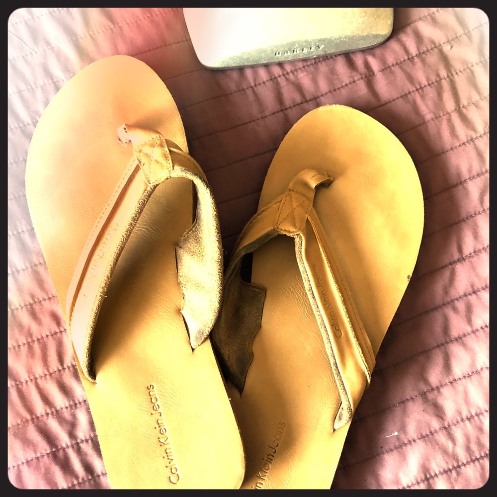 Men’s Calvin Klein Leather Flip Flops! Size 12!